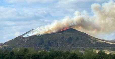 fire at arthur's seat in edinburgh