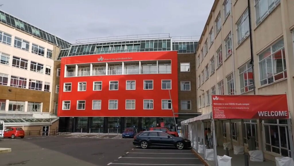 unis using ai 2025