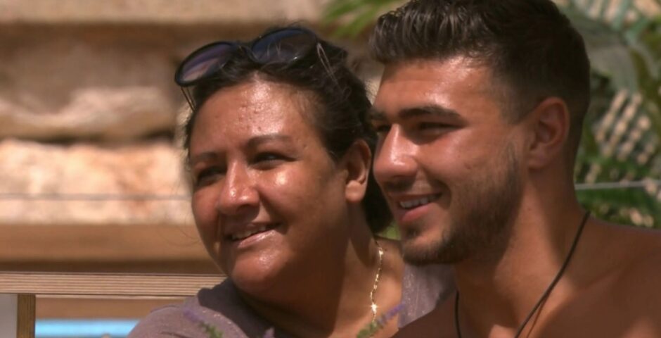 tommy fury with mum