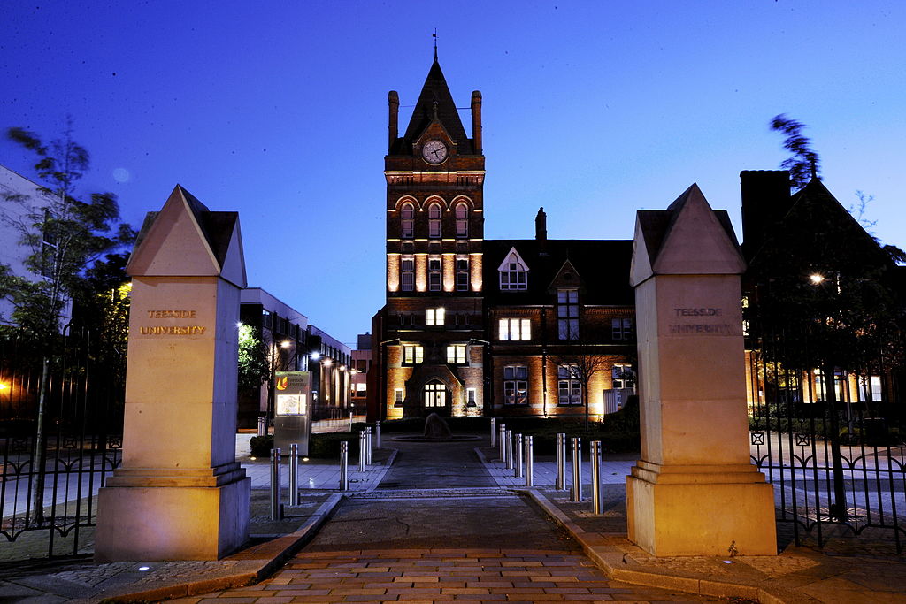 Teesside Uni has such a dramatic entrance and I'm obsessed(Credit: LTees)