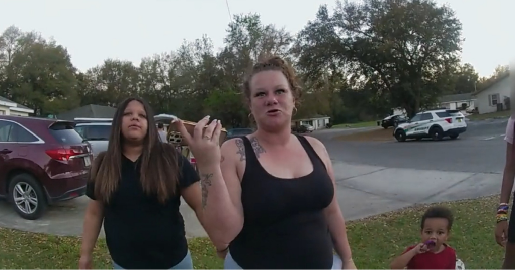 Phyllis Susan behaviour Perfect Neighbor