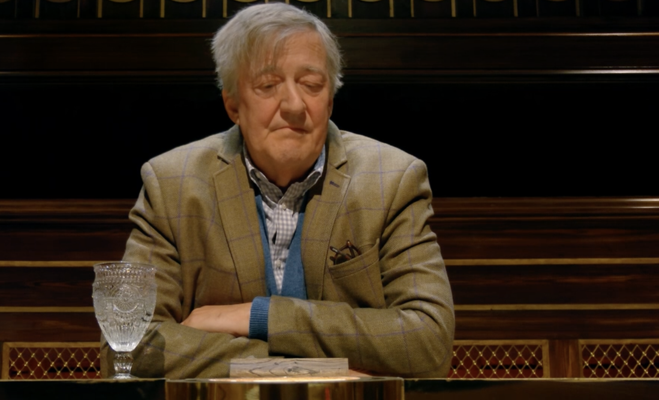 stephen fry celebrity traitors cast