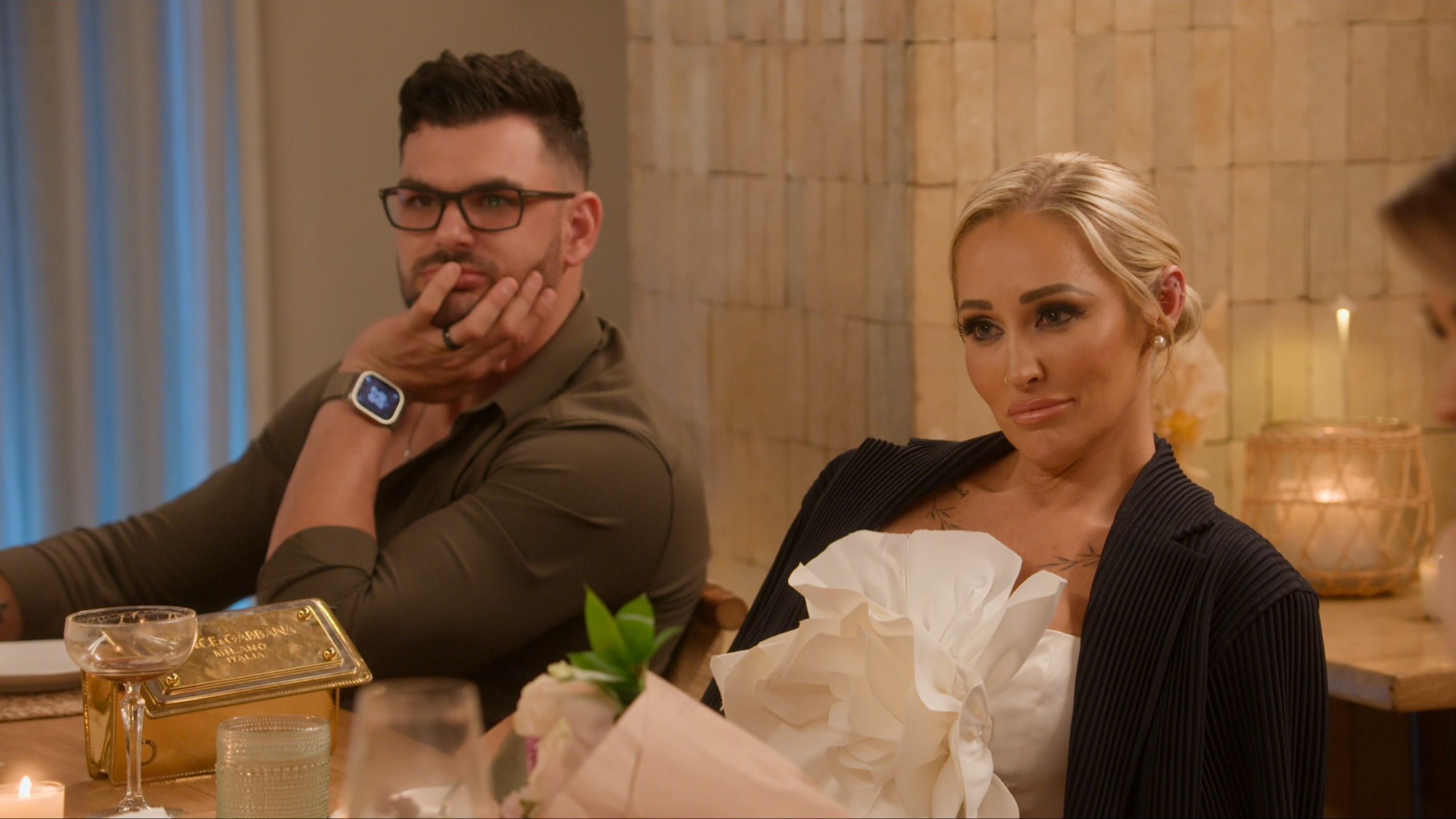 Mary in the midst of an argument with Chelsea on selling sunset