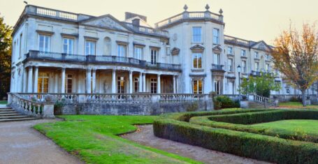 university of roehampton uk unis financial trouble