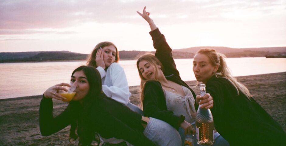 uni of exeter students uk unis most income 