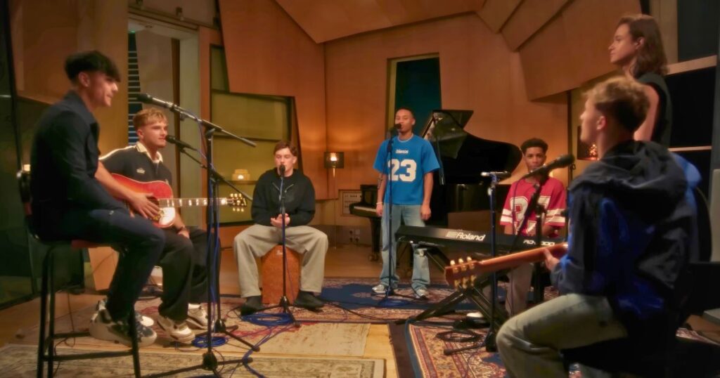 december 10 simon cowell boy band bye bye bye video