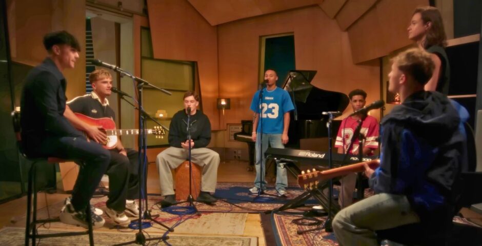 december 10 simon cowell boy band bye bye bye video