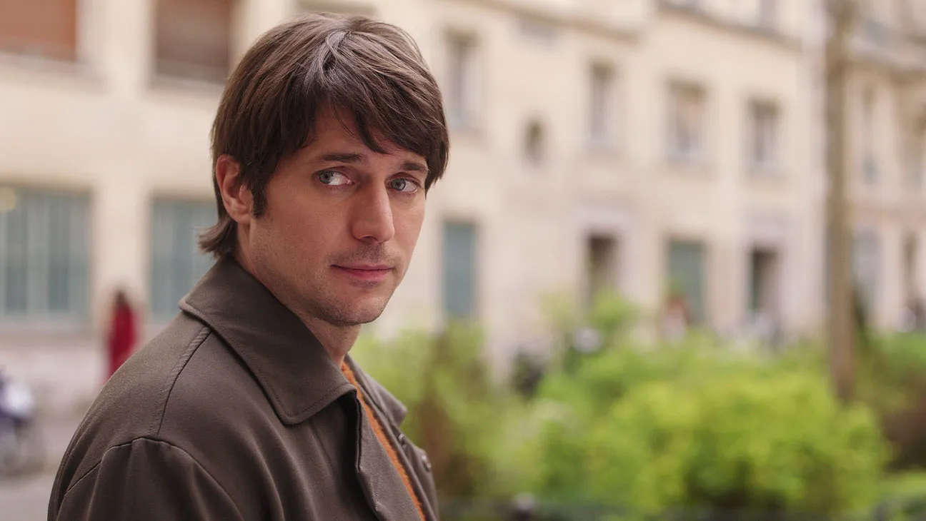 Lucas Bravo Emily in Paris quit