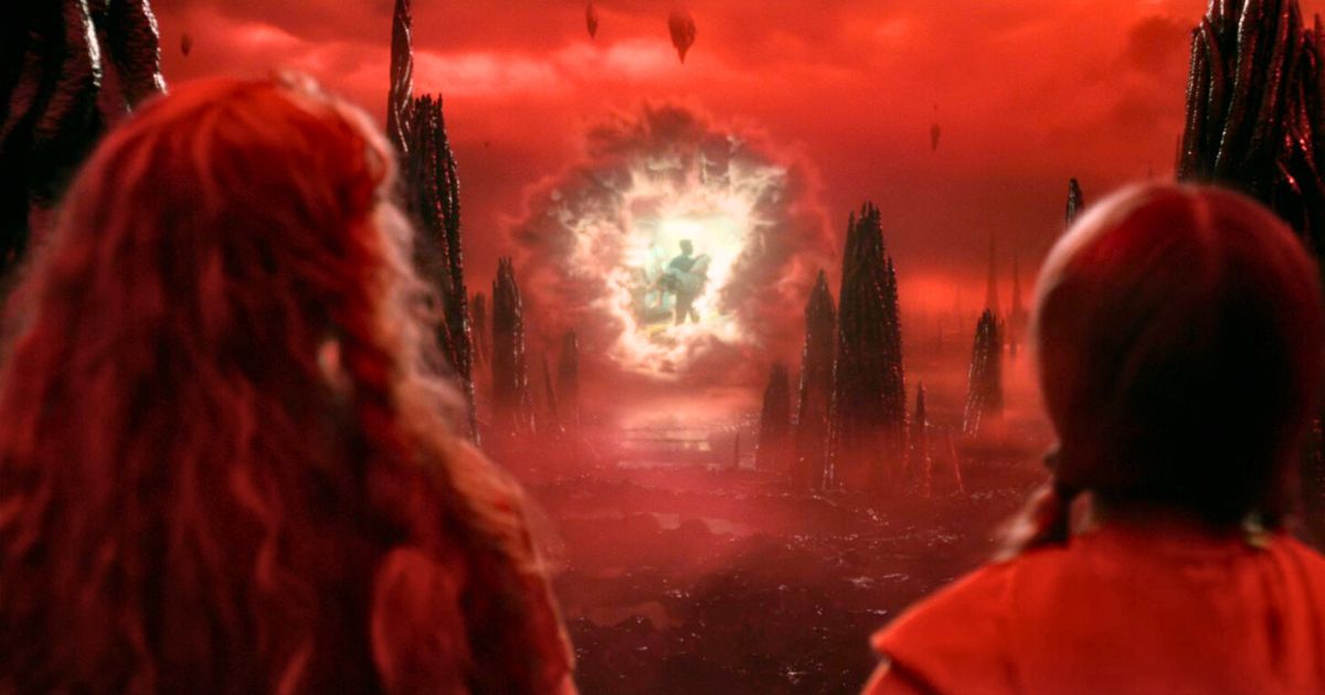 stranger things max and holly and the way out