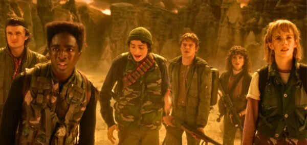 stranger things finale final fight steve lucas mike that creep nancy and robin