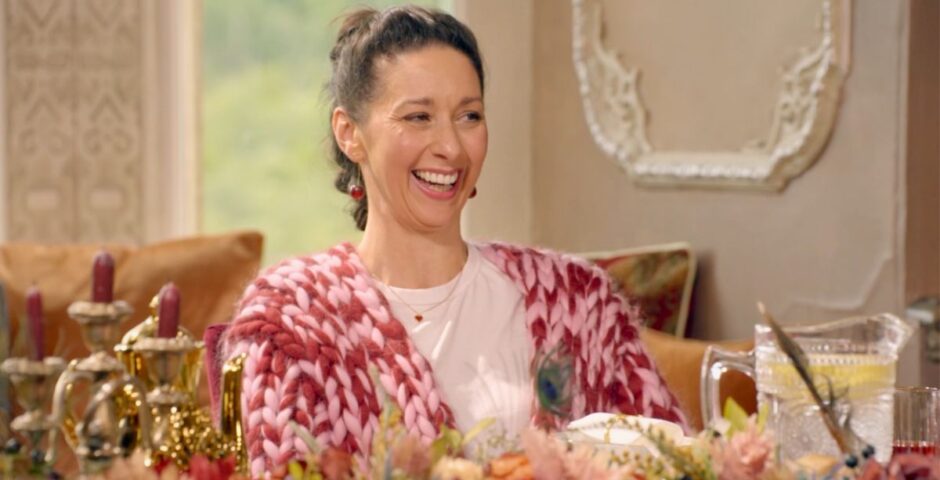 rachel traitors cardigan at breakfast