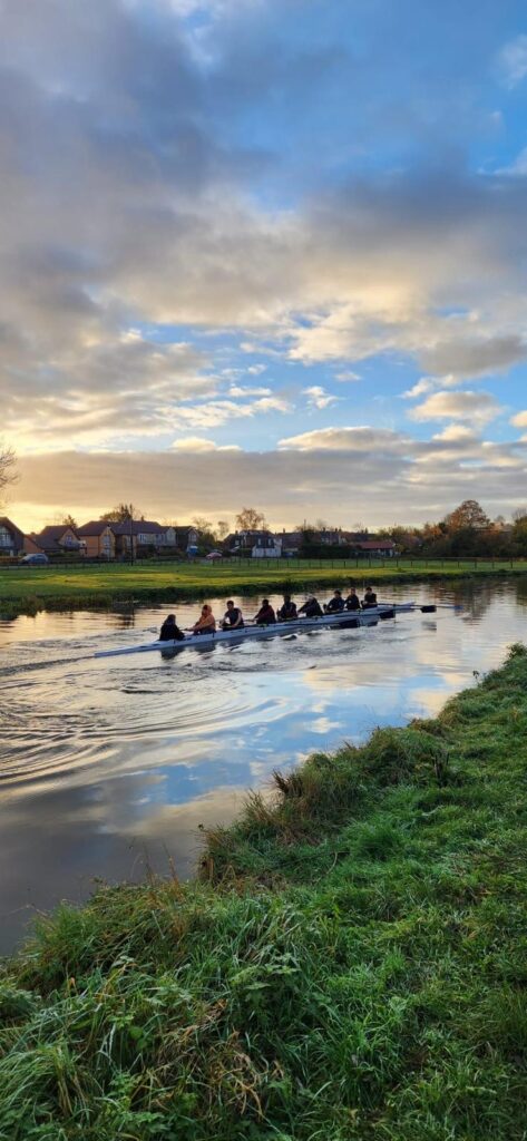 cambridge university students rowing