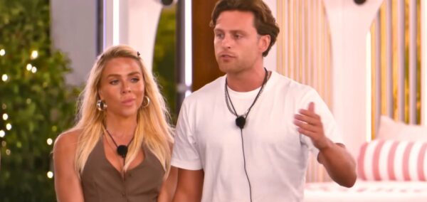 gabby and casey love island all stars