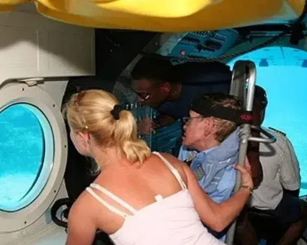 Truth picture Stephen Hawking women bikinis