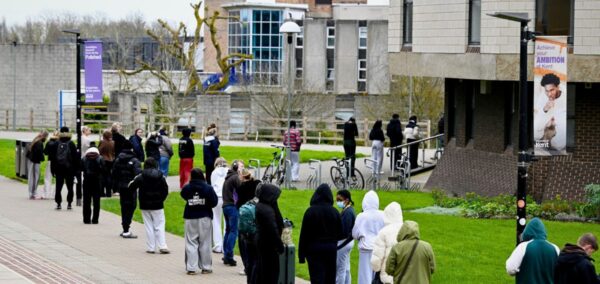 students meningitis vaccine