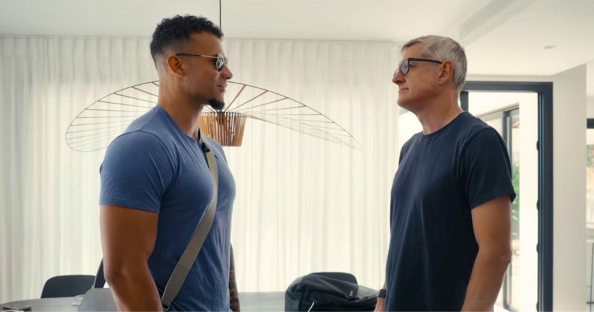 Louis Theroux interviewing HSTikkyTokky(Image via Netflix)