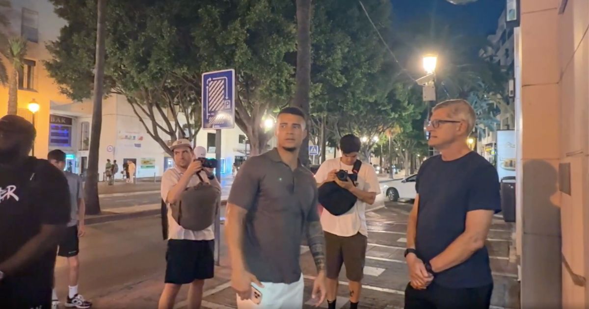 louis theroux livestream