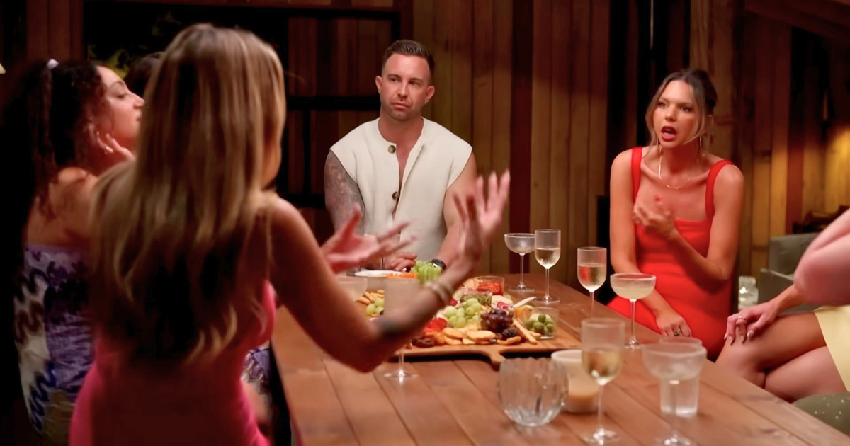 Bec and Gia arguing away on the retreat mafs(Image via Channel 4)